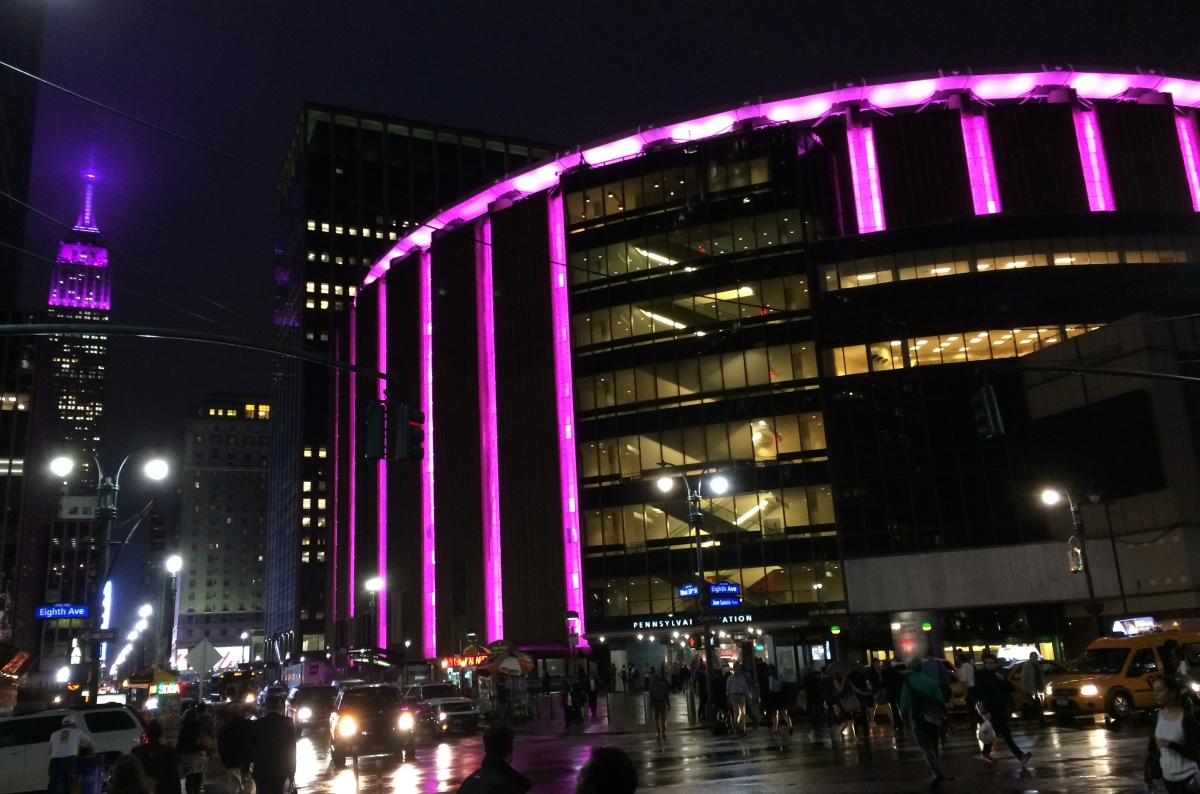 Madison Square Garden Ny North Shore Neon